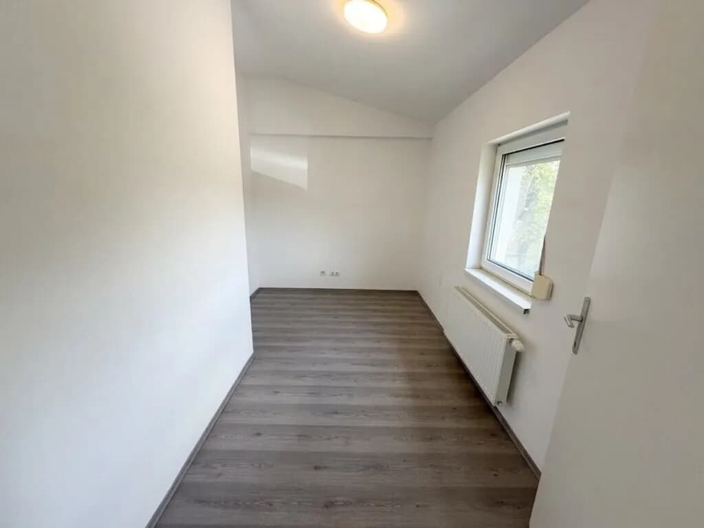 7-Zimmer-Haus kaufen in Neunkirchen – 196 m², € 399.900 – Bild 29 von 33