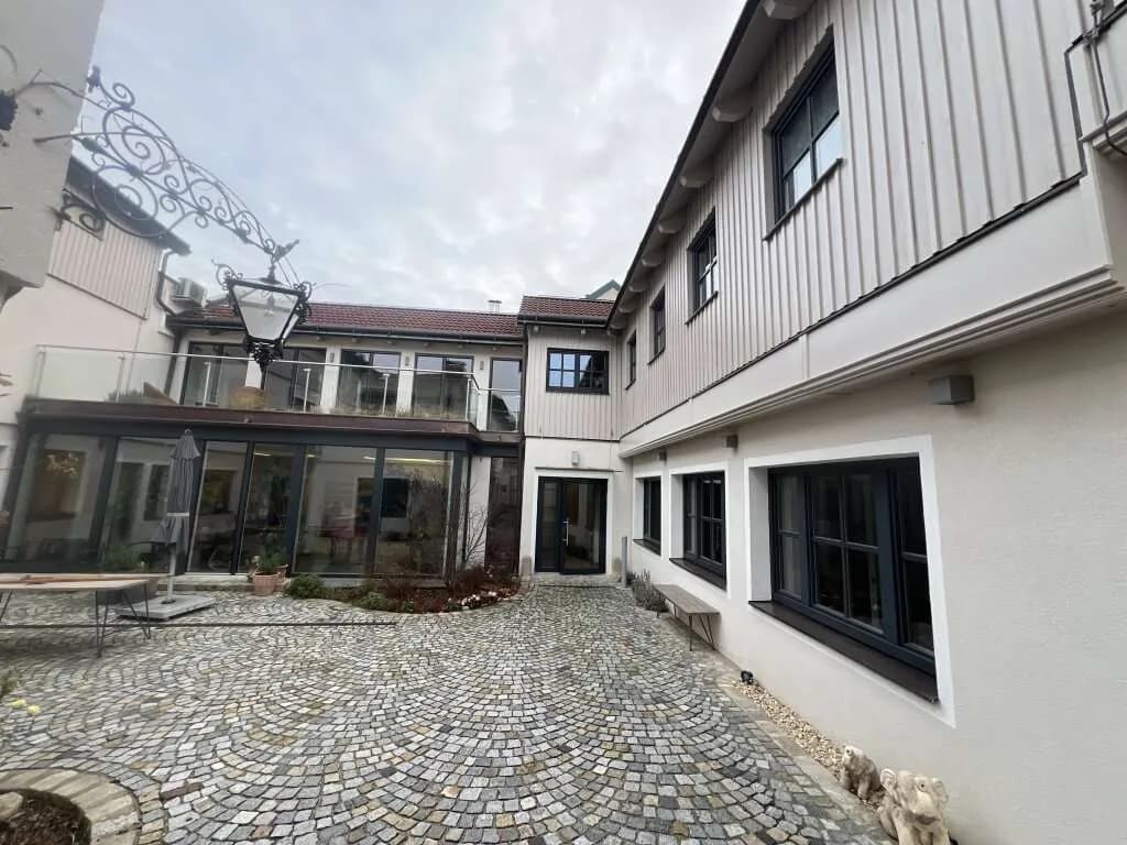 Gewerbeimmobilie mieten in Mödling – 95 m², € 1.834