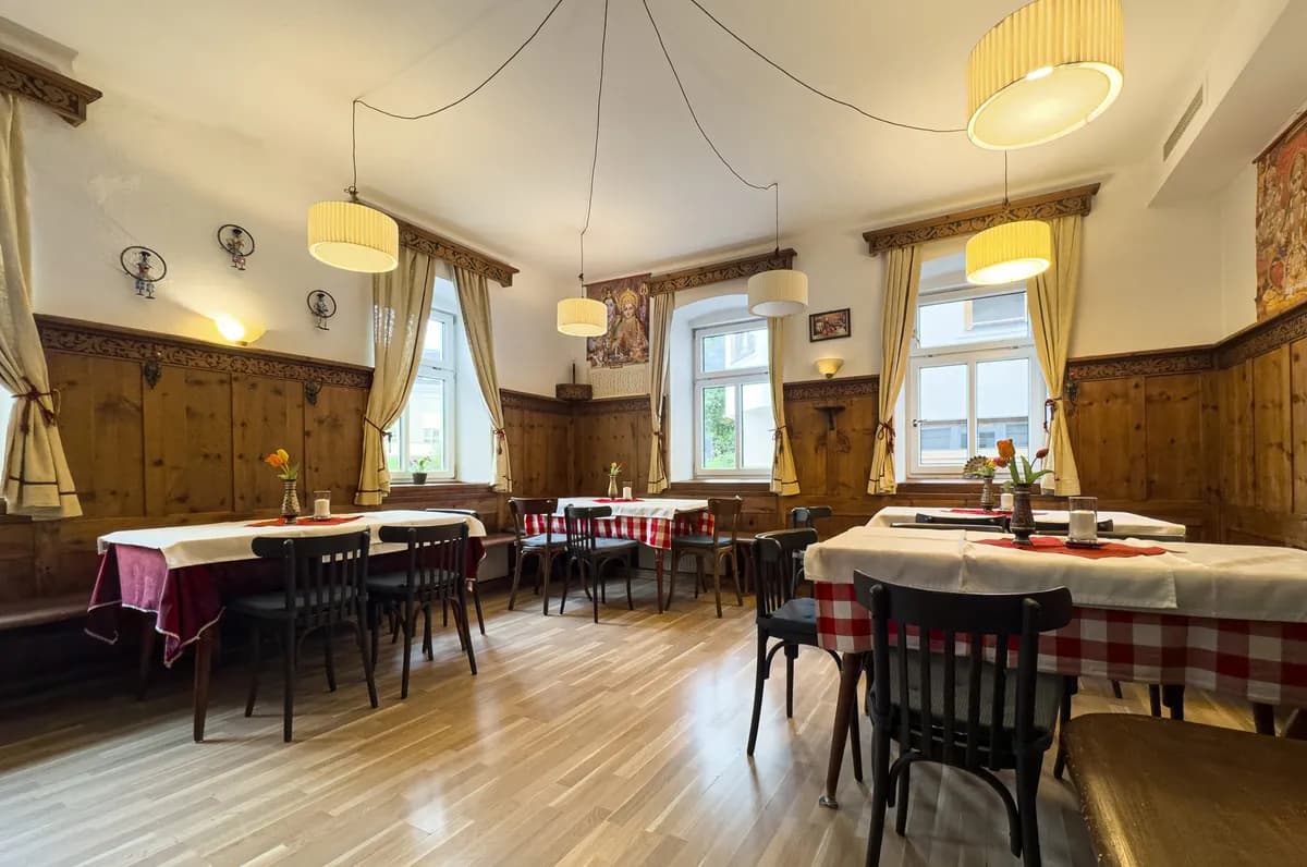 Gewerbeimmobilie mieten in Kitzbühel – 300 m², € 3.880 – Bild 2 von 5