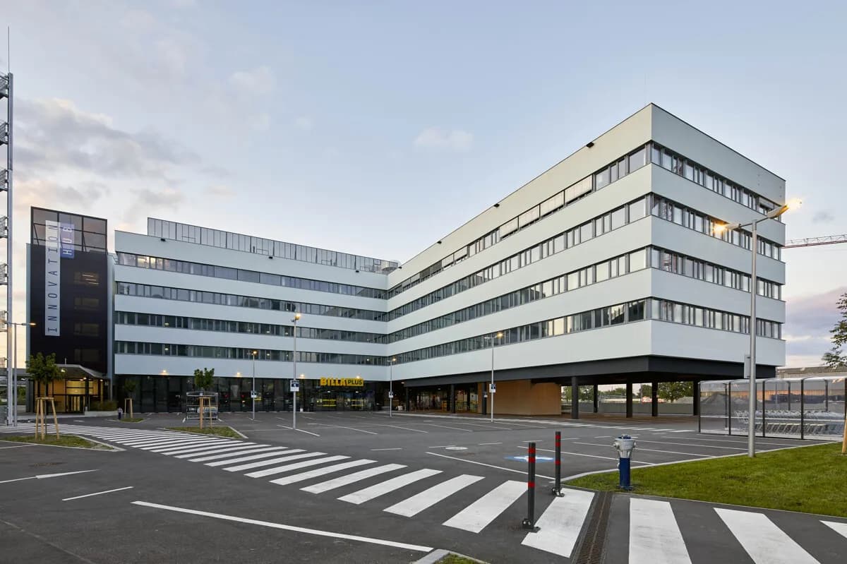 Gewerbeimmobilie mieten in Wien – 2 797 m², € 57.059