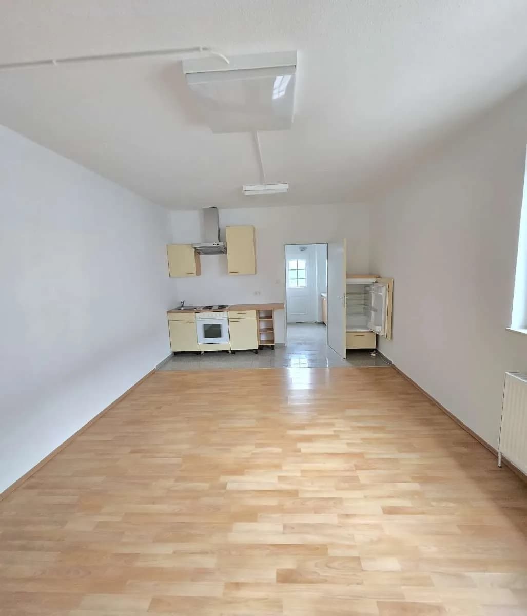 1-Zimmer-Gewerbeimmobilie mieten in Korneuburg – 30 m², € 599 – Bild 2 von 4