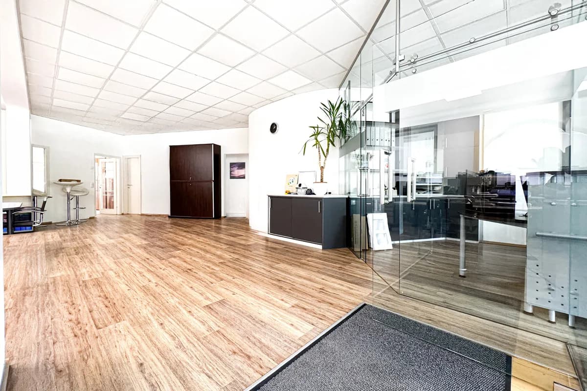Gewerbeimmobilie mieten in Kitzbühel – 232 m², € 3.772