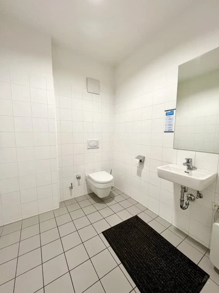 Gewerbeimmobilie mieten in Wels – 140 m², € 2.039 – Bild 6 von 6