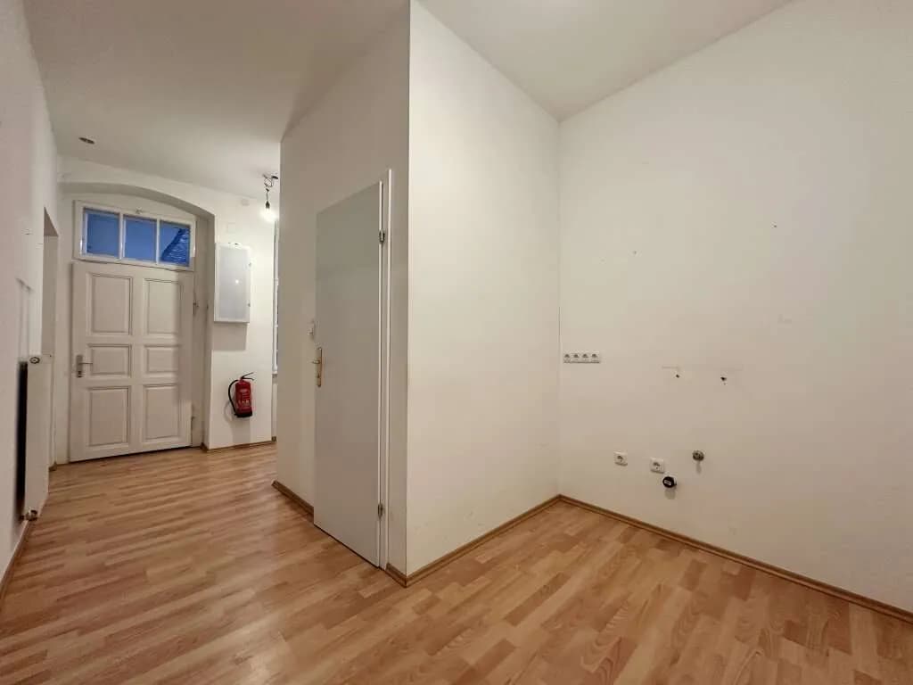 Gewerbeimmobilie mieten in Baden – 49 m², € 767 – Bild 3 von 7