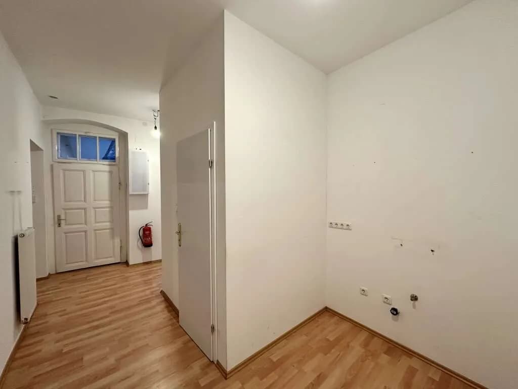 Gewerbeimmobilie mieten in Baden – 49 m², € 767 – Bild 4 von 7