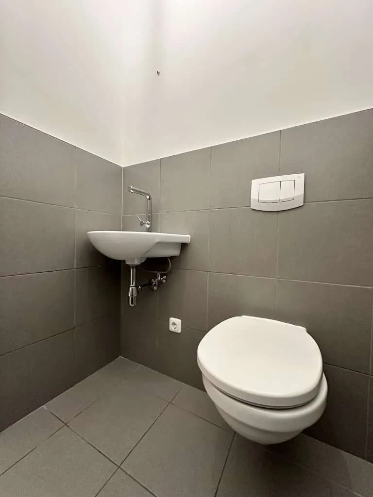 Gewerbeimmobilie mieten in Baden – 49 m², € 767 – Bild 5 von 7
