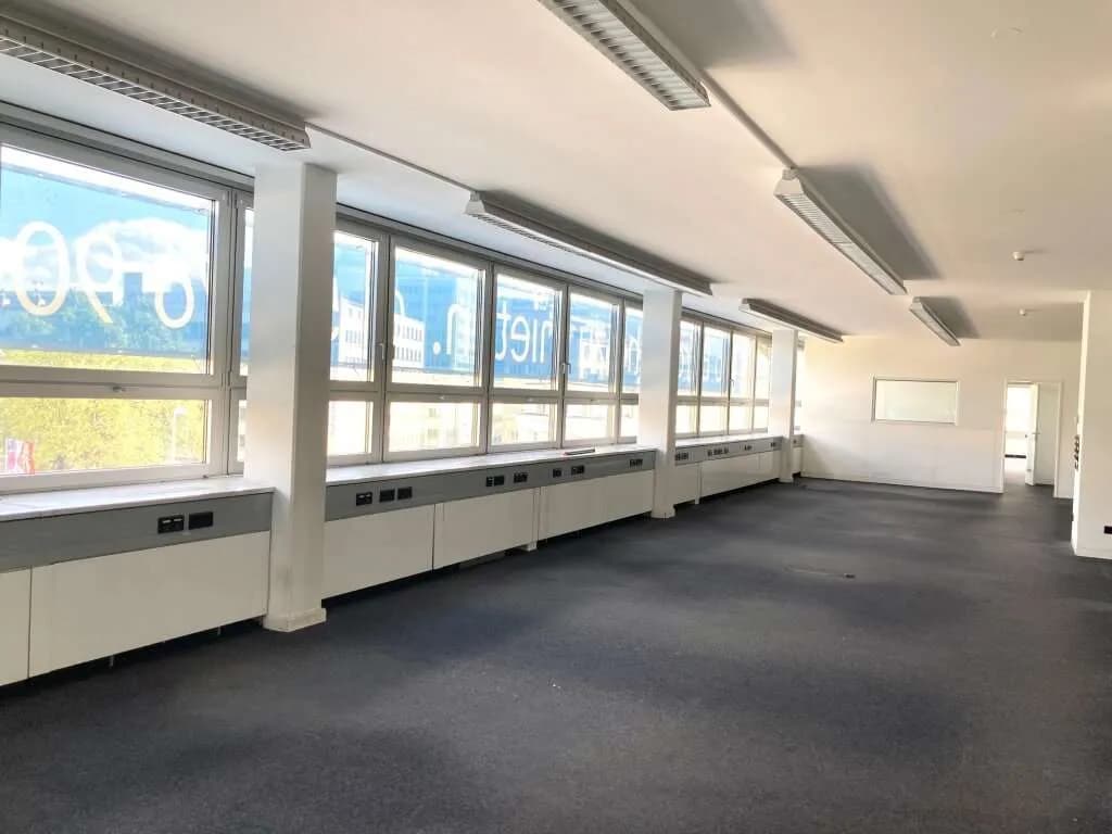 Gewerbeimmobilie mieten in Wien – 1 333 m², € 32.659 – Bild 12 von 21