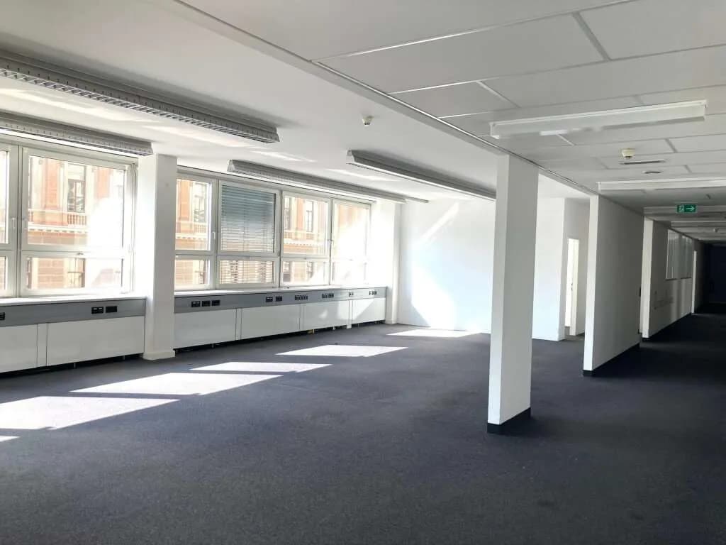 Gewerbeimmobilie mieten in Wien – 1 333 m², € 32.659 – Bild 15 von 21