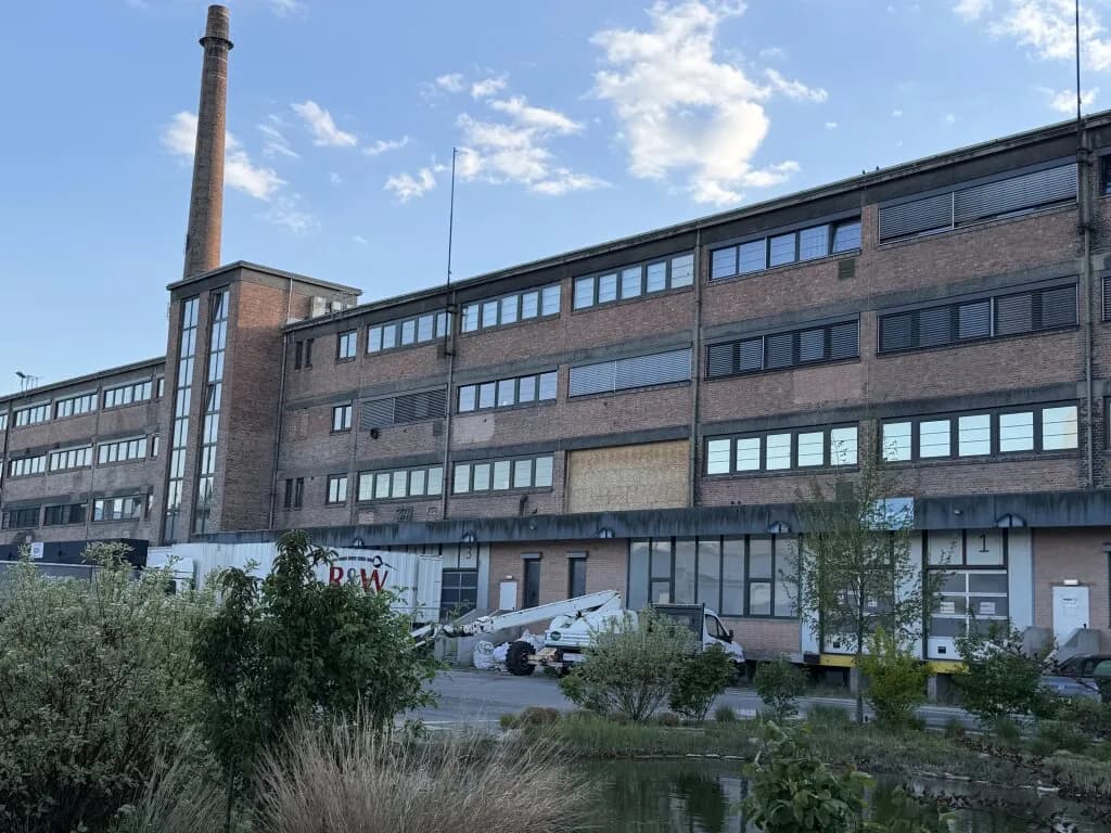 Gewerbeimmobilie mieten in Baden – 4 500 m², € 26.775 – Bild 3 von 8