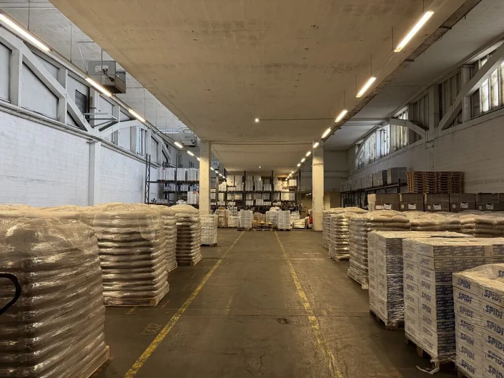 Gewerbeimmobilie mieten in Baden – 4 500 m², € 26.775 – Bild 6 von 8