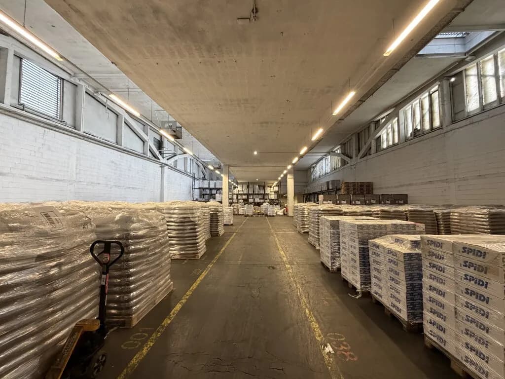 Gewerbeimmobilie mieten in Baden – 4 500 m², € 26.775 – Bild 8 von 8