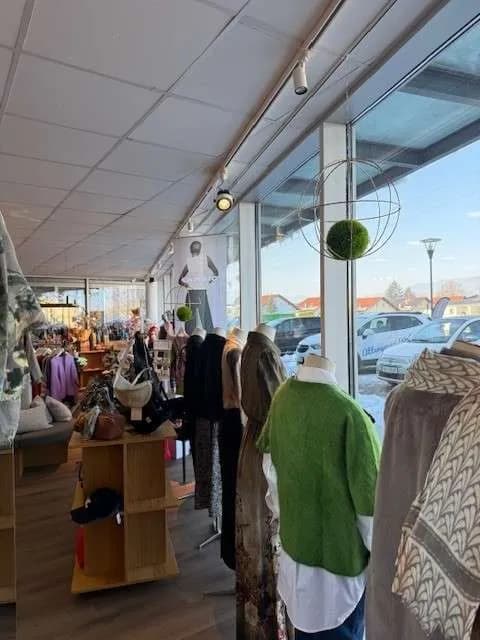 Gewerbeimmobilie mieten in Vöcklabruck – 215 m², € 4.389 – Bild 3 von 3