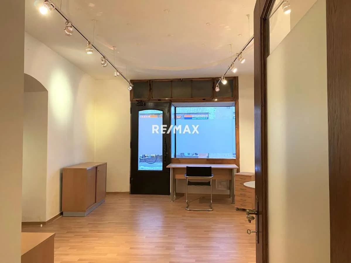 2-Zimmer-Gewerbeimmobilie mieten in Lienz – 41 m², € 505 – Bild 2 von 3