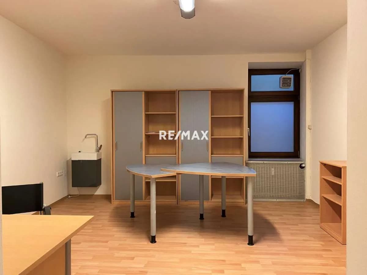 2-Zimmer-Gewerbeimmobilie mieten in Lienz – 41 m², € 505 – Bild 3 von 3