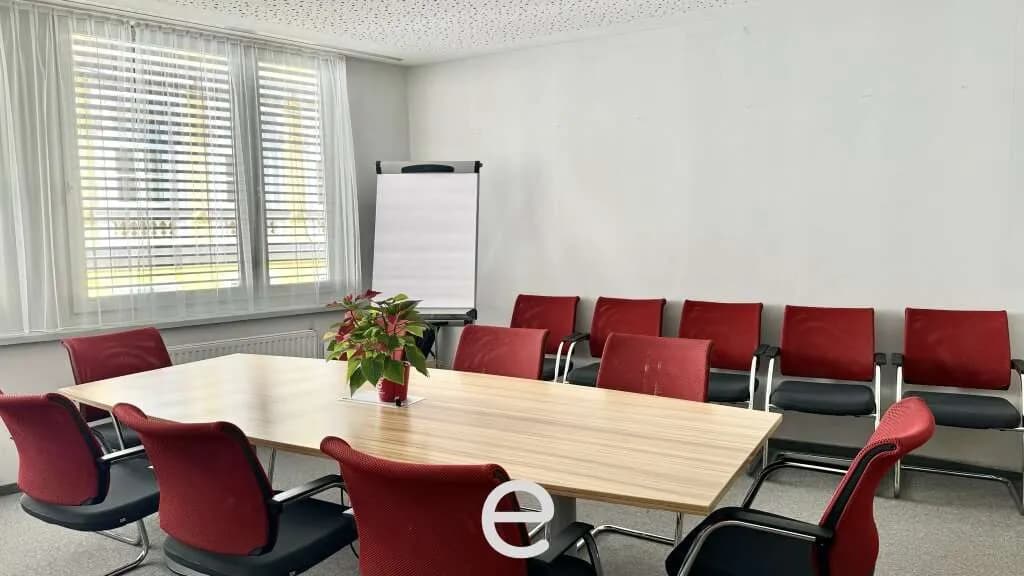 Gewerbeimmobilie mieten in Wien – 266 m², € 4.575
