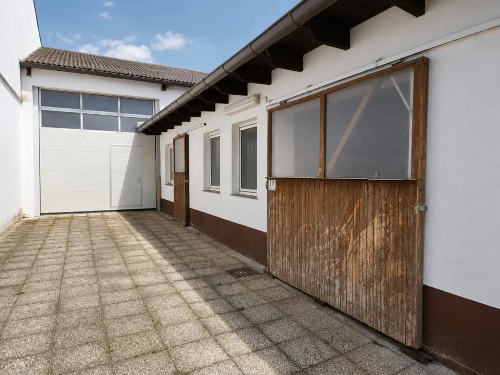 9-Zimmer-Gewerbeimmobilie kaufen in Bruck an der Leitha – 230 m², € 450.000