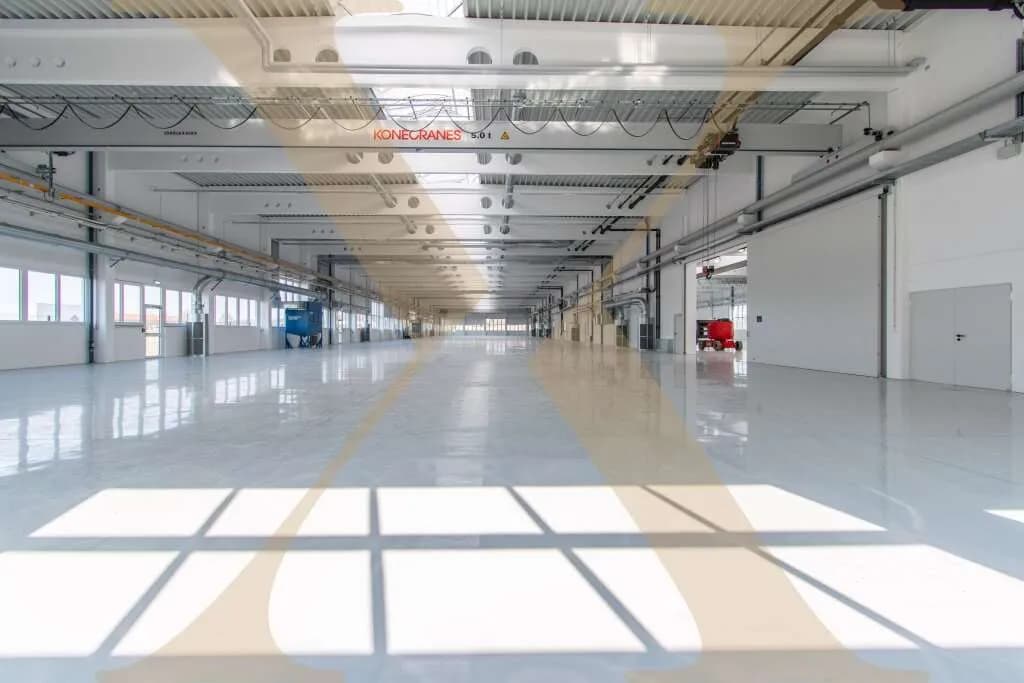 Gewerbeimmobilie mieten in Wels-Land – 6 873 m², € 76.000