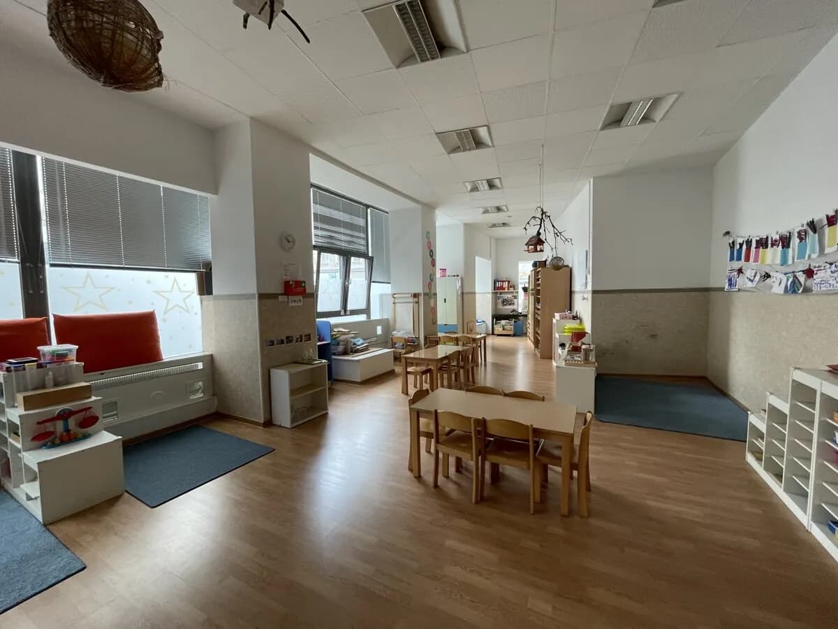 Gewerbeimmobilie mieten in Wien – 250 m², € 4.565 – Bild 2 von 4