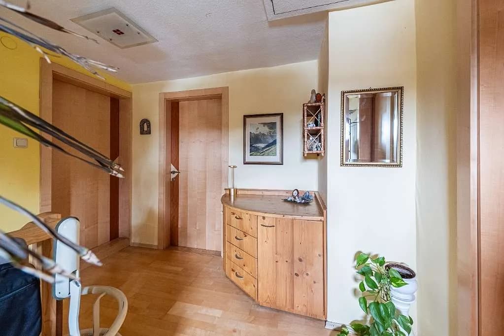 6-Zimmer-Haus kaufen in Vöcklabruck – 210 m², € 385.000 – Bild 2 von 10