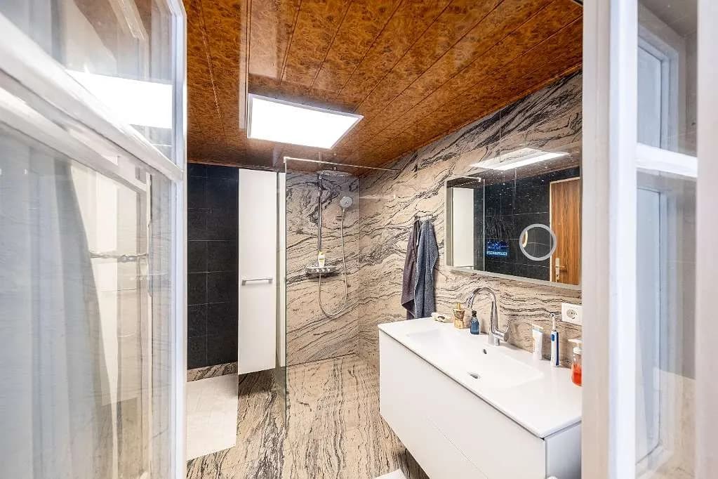 6-Zimmer-Haus kaufen in Vöcklabruck – 210 m², € 385.000 – Bild 7 von 10