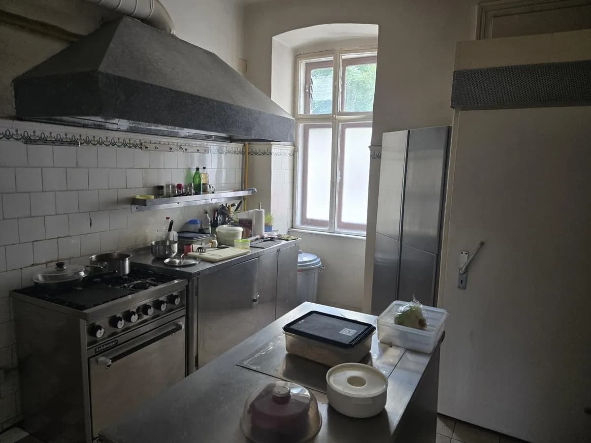 Gewerbeimmobilie mieten in Wien – 120 m², € 1.799 – Bild 8 von 12