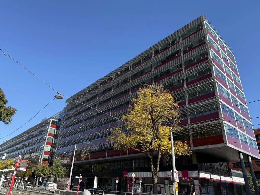 Gewerbeimmobilie mieten in Wien – 335 m², € 6.365