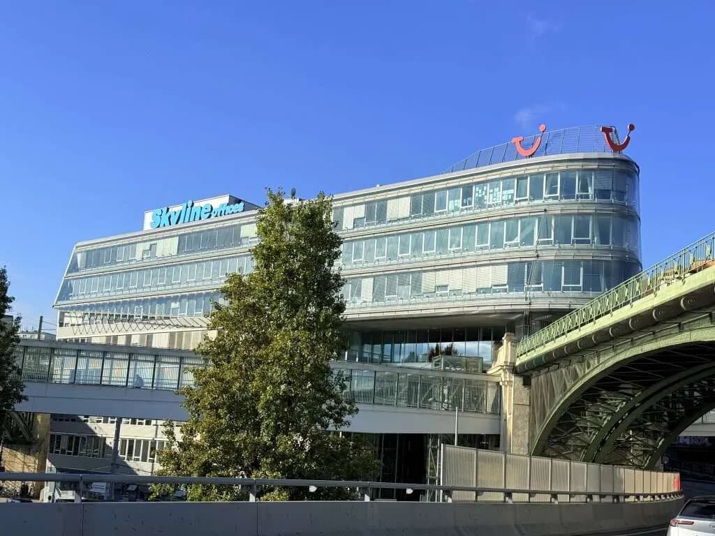 Gewerbeimmobilie mieten in Wien – 1 565 m², € 32.865