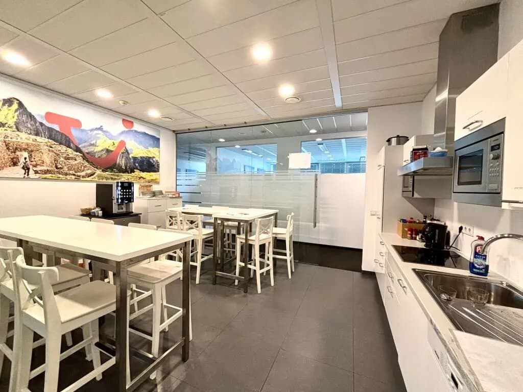 Gewerbeimmobilie mieten in Wien – 1 565 m², € 32.865 – Bild 14 von 30