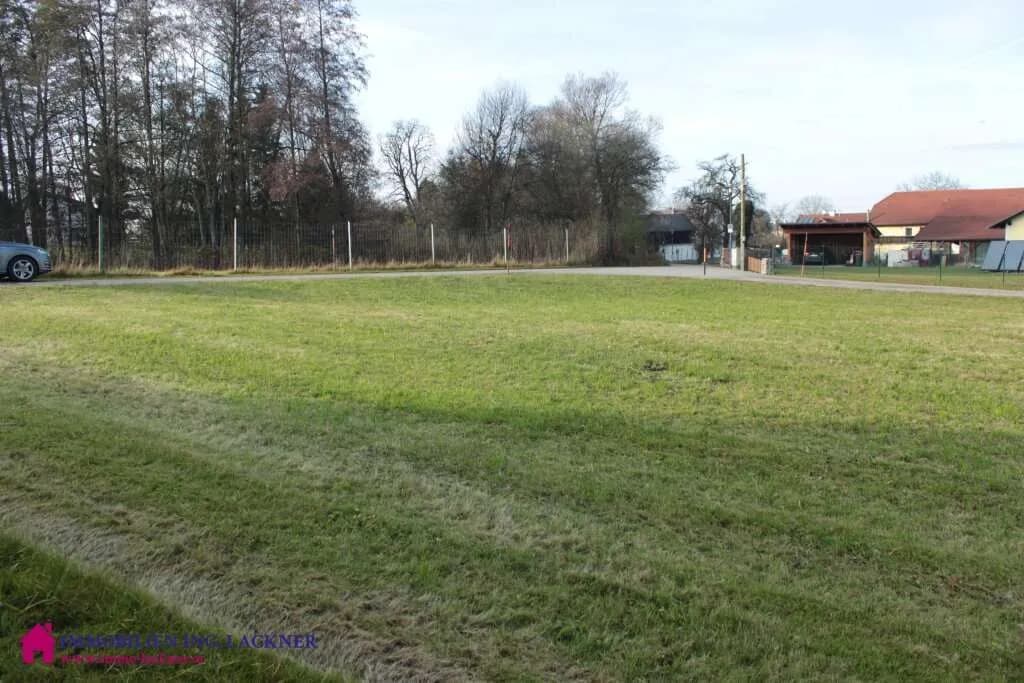 Grundstück kaufen in Ried im Innkreis – 718 m², € 190.000 – Bild 2 von 7