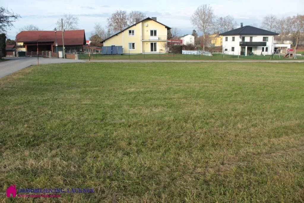 Grundstück kaufen in Ried im Innkreis – 718 m², € 190.000 – Bild 3 von 7