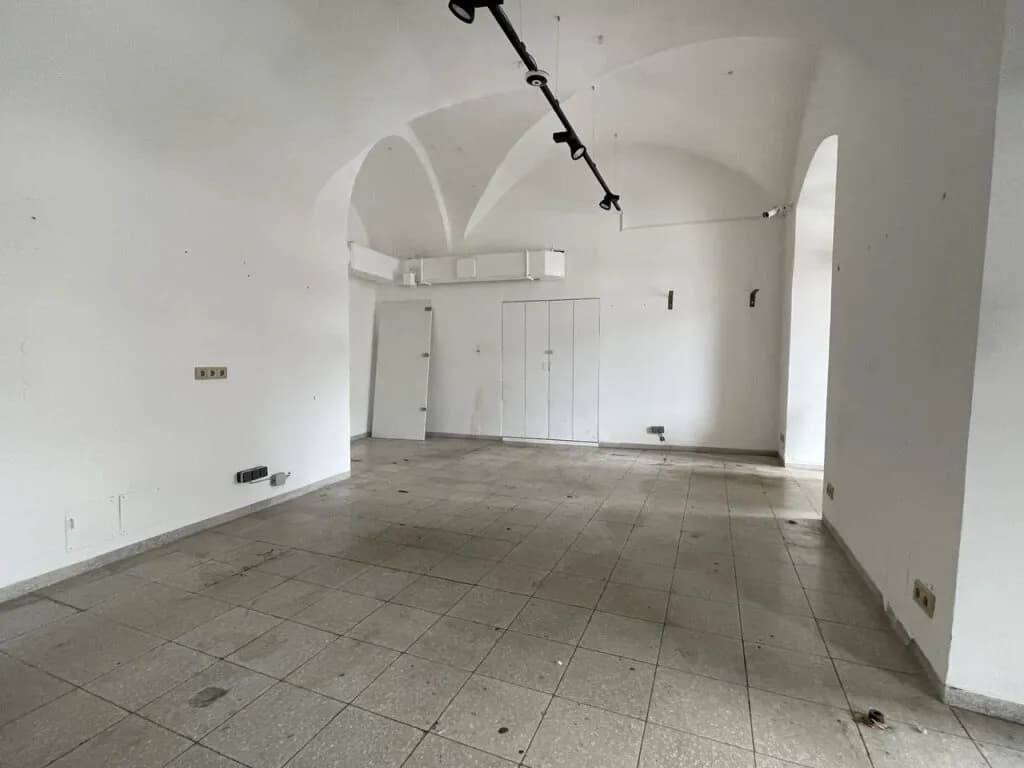 Gewerbeimmobilie mieten in Wiener Neustadt – 63 m², € 742 – Bild 5 von 8