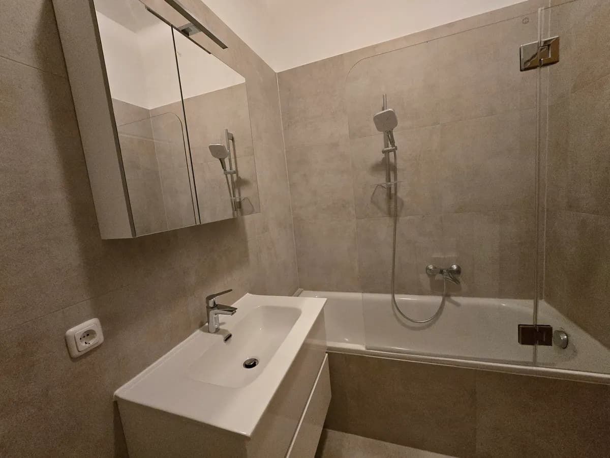 1-Zimmer-Wohnung mieten in Linz – 40 m², € 576 – Bild 2 von 5