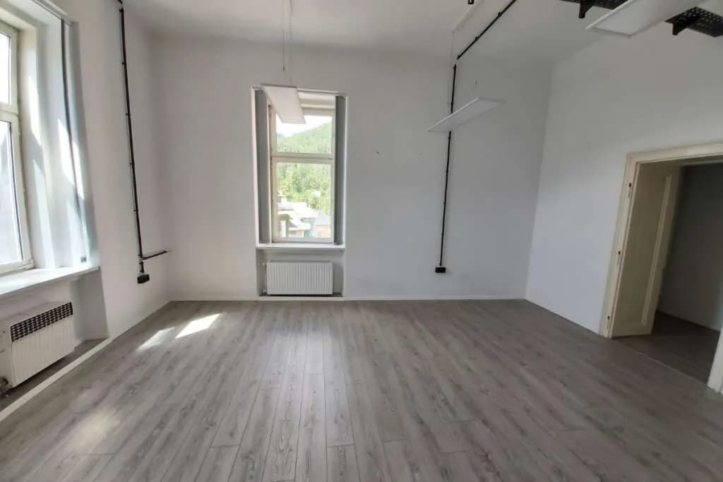 5-Zimmer-Gewerbeimmobilie mieten in Gmunden – 107 m², € 1.352 – Bild 6 von 10