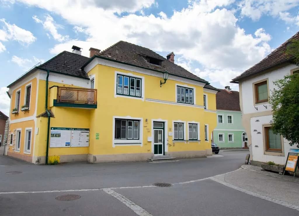 6-Zimmer-Haus kaufen in Melk – 243 m², € 197.000