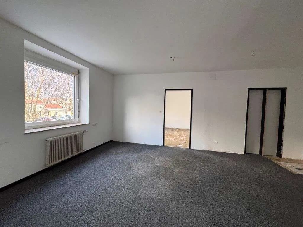 3-Zimmer-Gewerbeimmobilie mieten in Lienz – 94 m², € 1.552 – Bild 2 von 12