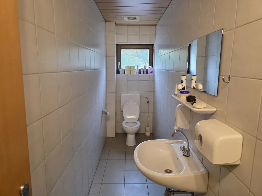 Gewerbeimmobilie mieten in Wiener Neustadt Land – 640 m², € 4.544 – Bild 13 von 16