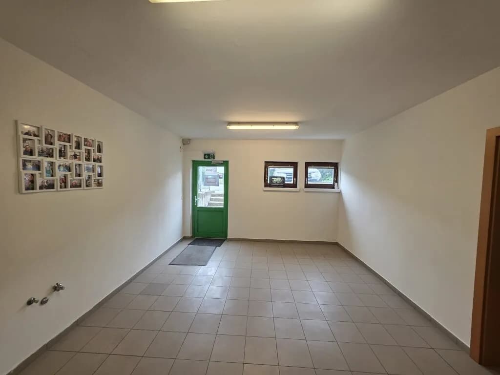 Gewerbeimmobilie mieten in Wiener Neustadt Land – 640 m², € 4.544 – Bild 16 von 16