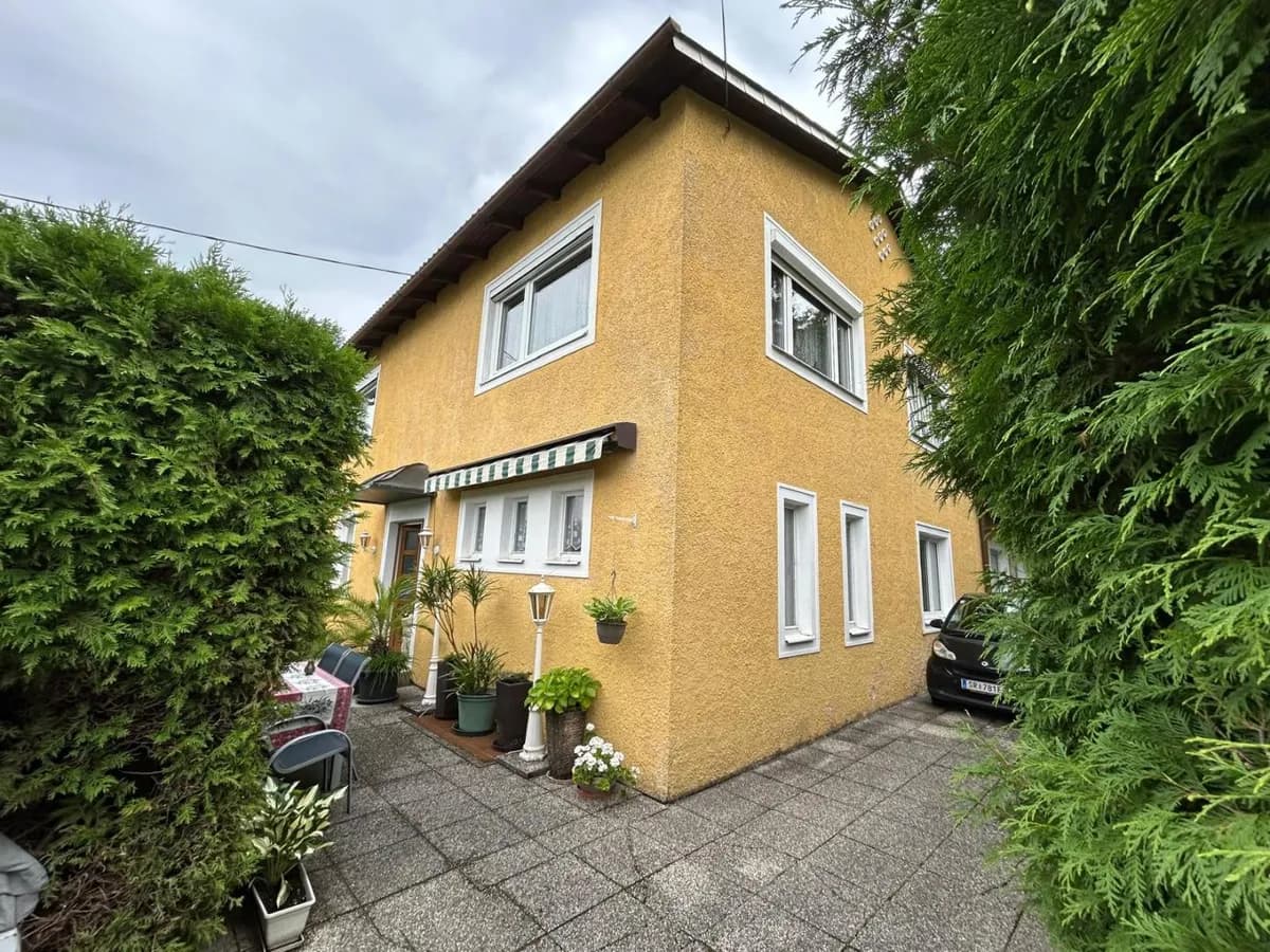 Haus kaufen in Steyr – 285 m², € 390.000
