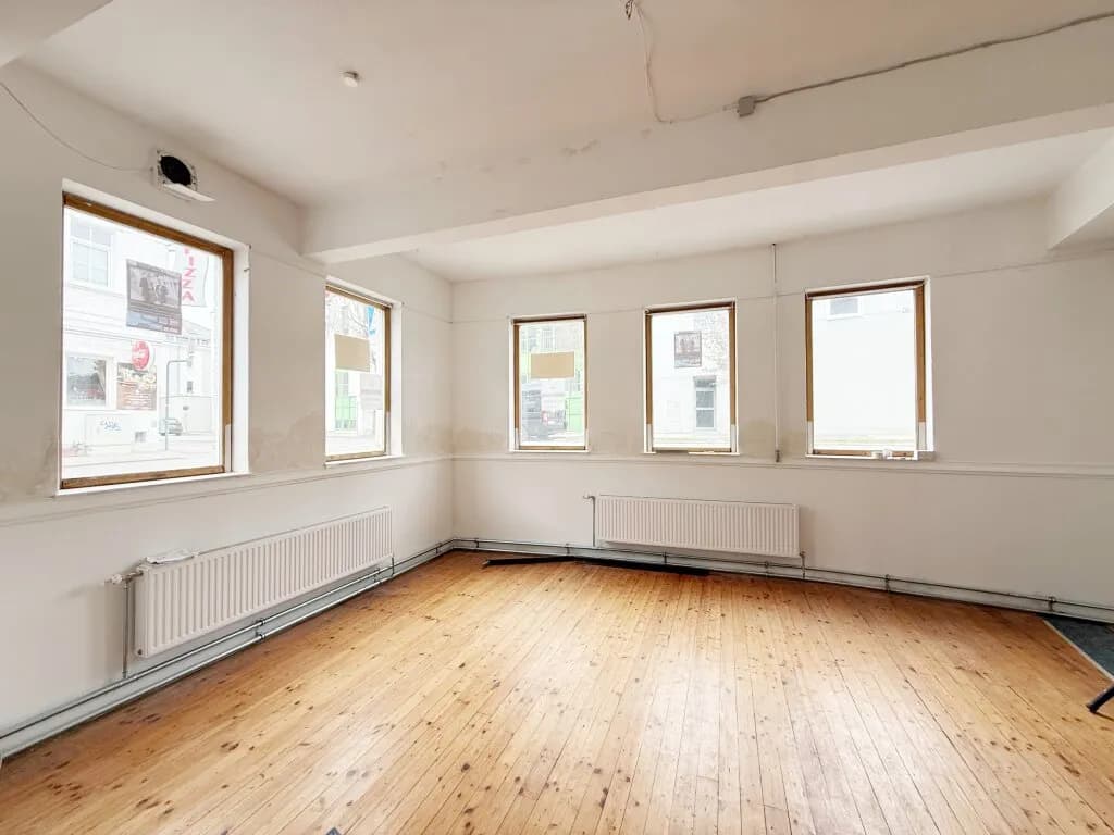 1-Zimmer-Gewerbeimmobilie mieten in Wels – 37 m², € 445 – Bild 6 von 12
