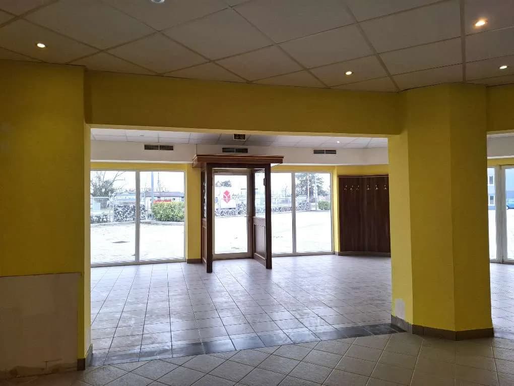 Gewerbeimmobilie mieten in Wiener Neustadt – 409 m², € 3.790