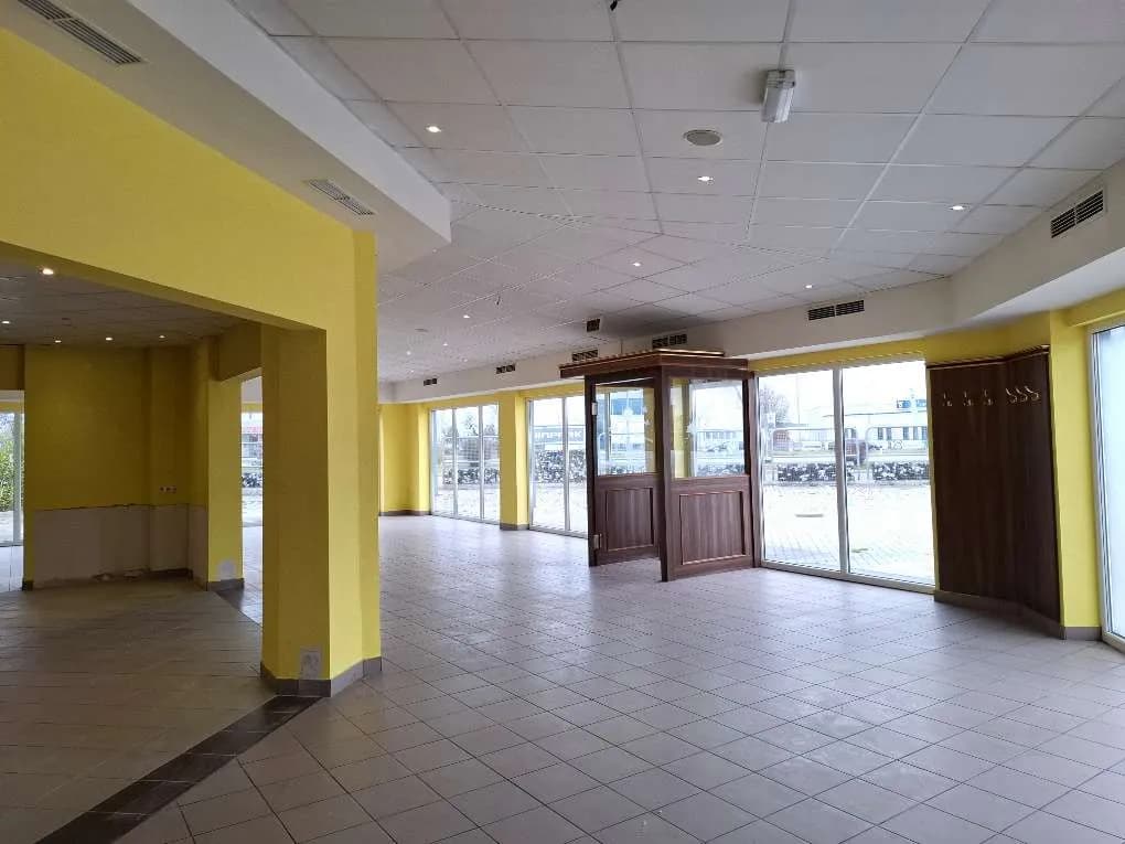 Gewerbeimmobilie mieten in Wiener Neustadt – 409 m², € 3.790 – Bild 2 von 31