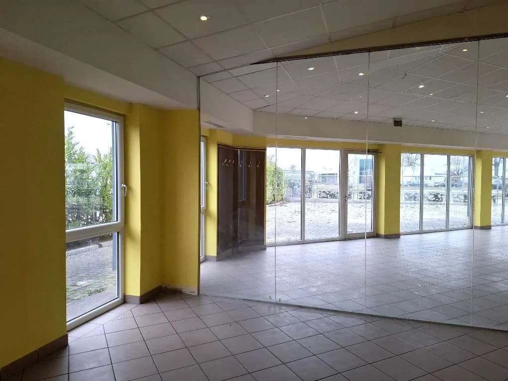 Gewerbeimmobilie mieten in Wiener Neustadt – 409 m², € 3.790 – Bild 3 von 31