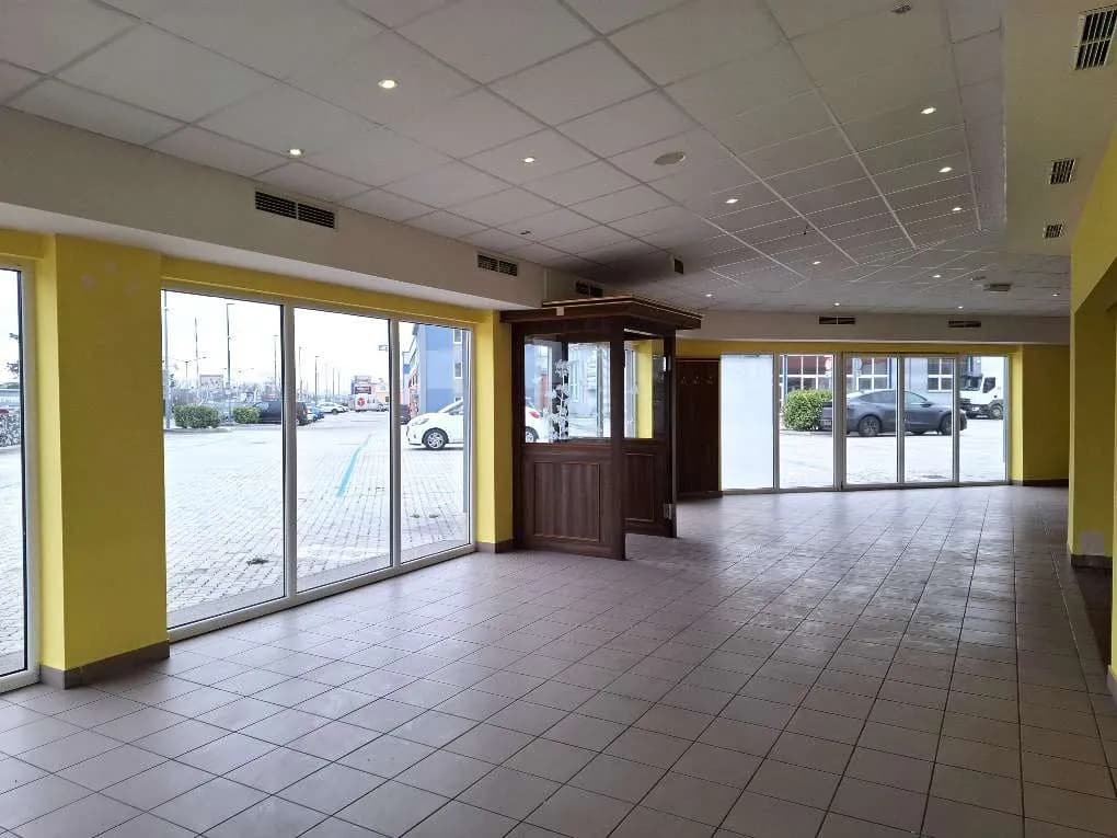 Gewerbeimmobilie mieten in Wiener Neustadt – 409 m², € 3.790 – Bild 5 von 31