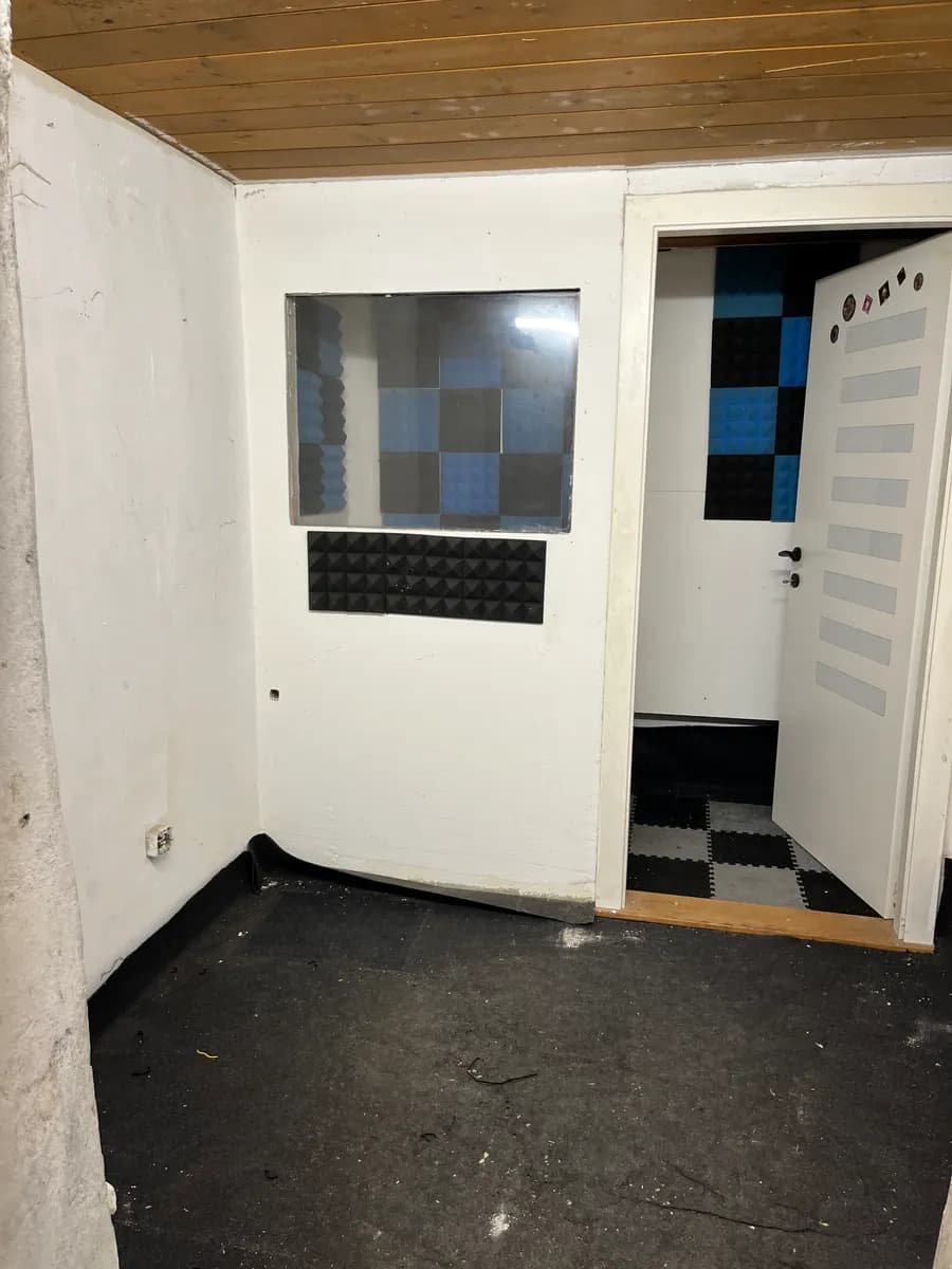 Immobilie mieten in Feldkirchen – 15 m², € 95 – Bild 2 von 5