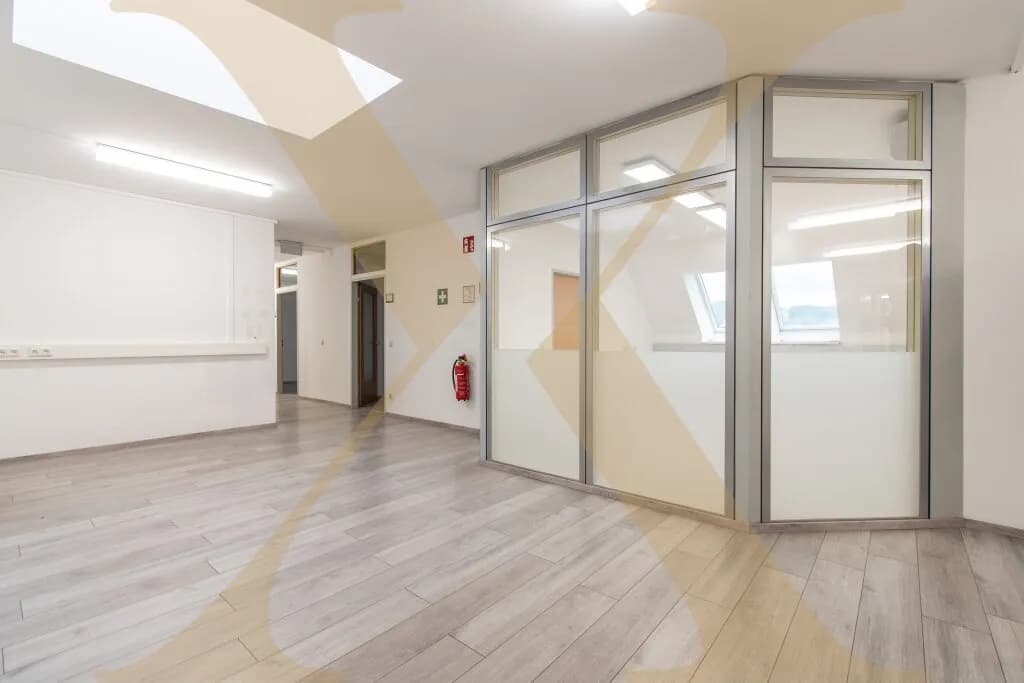 Gewerbeimmobilie mieten in Linz – 668 m², € 9.021