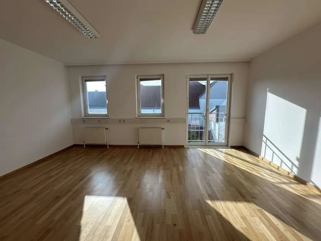 7-Zimmer-Gewerbeimmobilie mieten in Eisenstadt – 249 m², € 3.295 – Bild 2 von 15