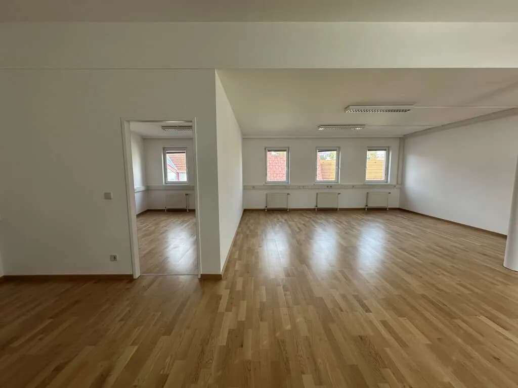 7-Zimmer-Gewerbeimmobilie mieten in Eisenstadt – 249 m², € 3.295 – Bild 8 von 15