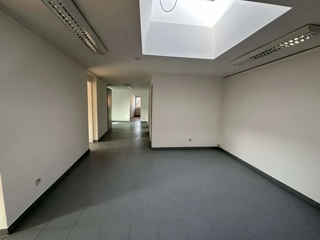 7-Zimmer-Gewerbeimmobilie mieten in Eisenstadt – 249 m², € 3.295 – Bild 13 von 15