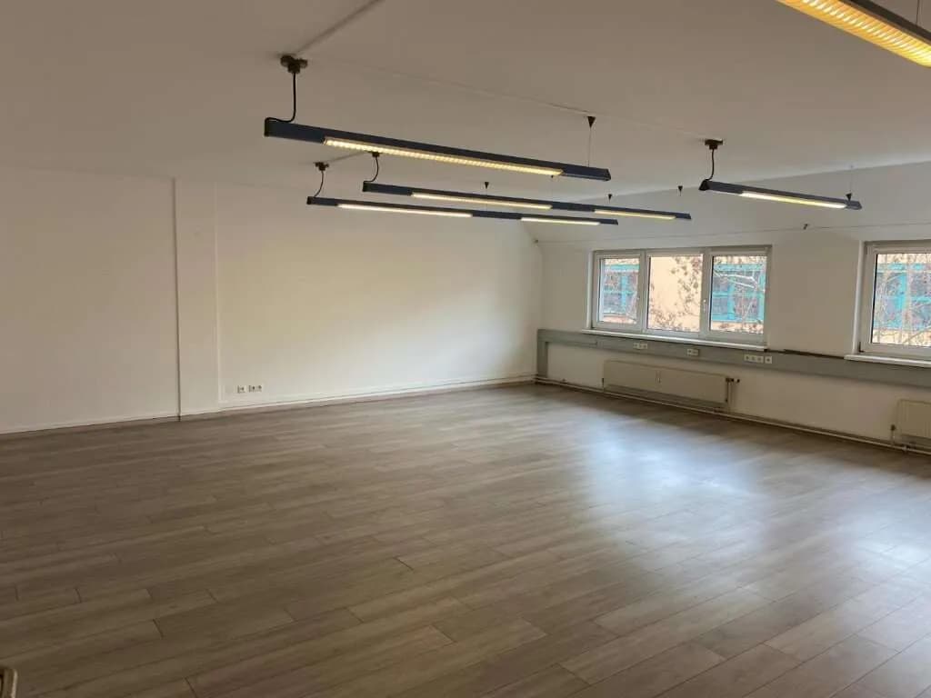 1-Zimmer-Gewerbeimmobilie mieten in Linz – 55 m², € 911