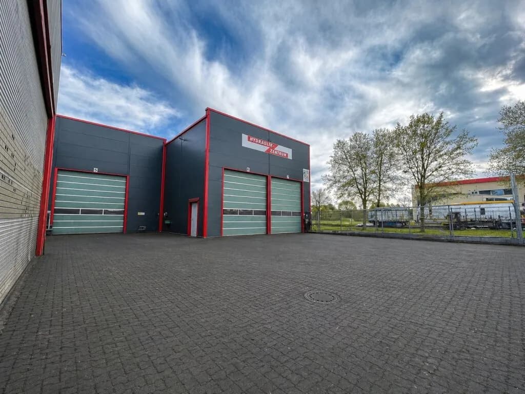 Gewerbeimmobilie mieten in Klagenfurt – 1 500 m², € 14.000 – Bild 2 von 39